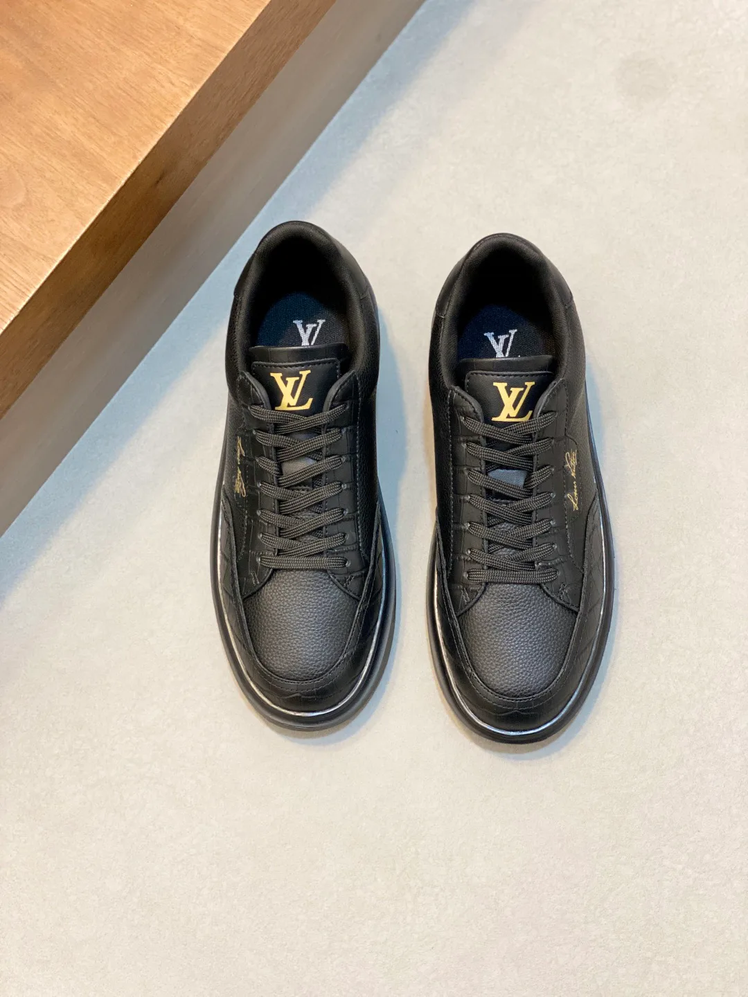Кроссовки Мужские Louis Vuitton 18265107