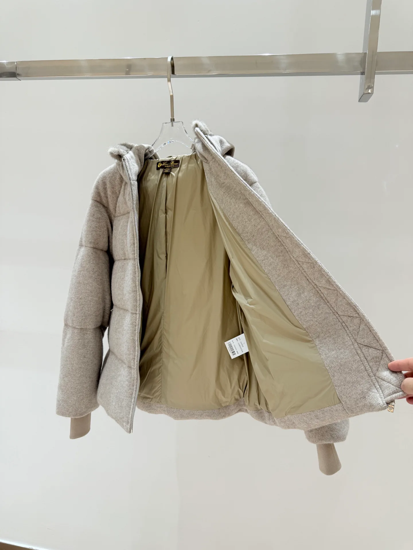 Куртки И Пуховики Женские Loro Piana 18082729