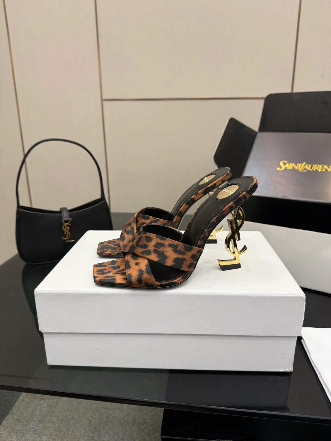 Босоножки Женские Saint Laurent 11336492