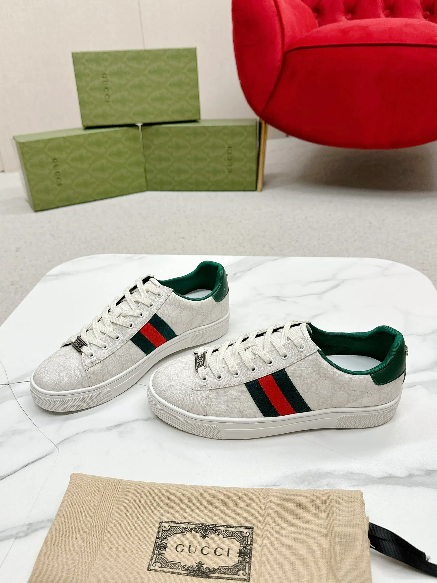 Кроссовки Женские Gucci 11550488