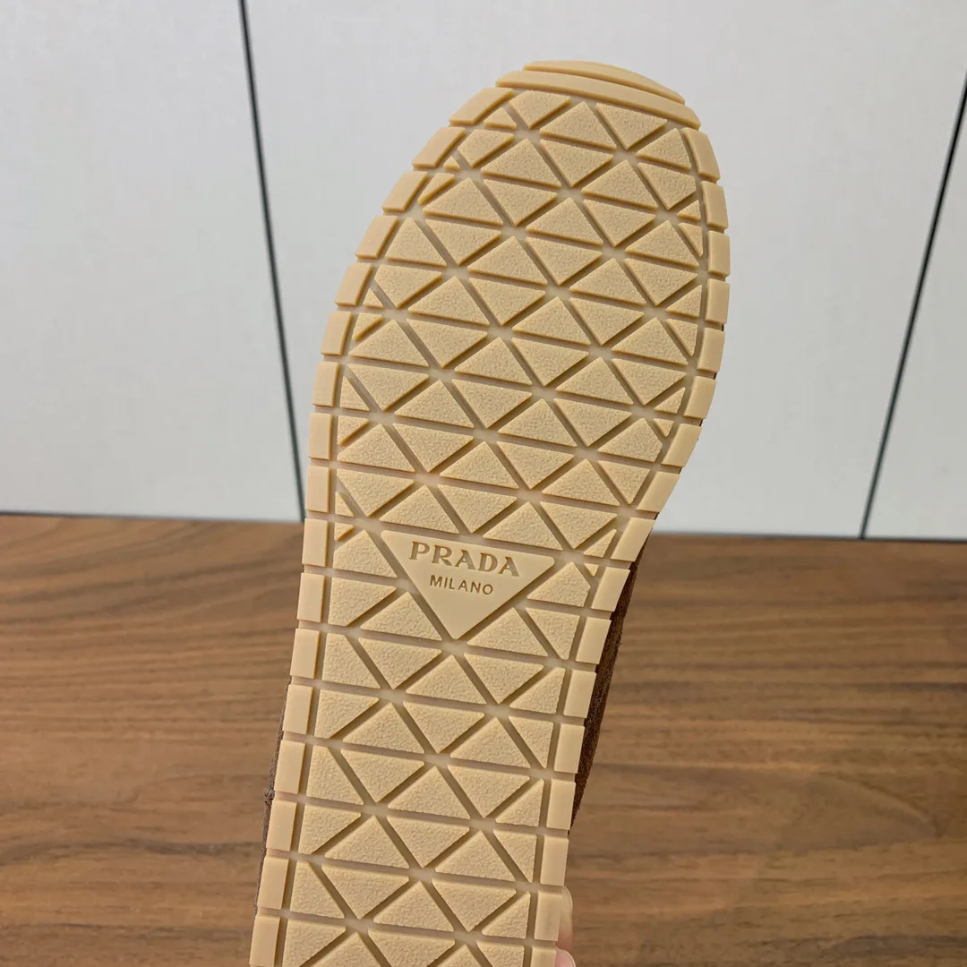 Кроссовки Женские Prada 879177