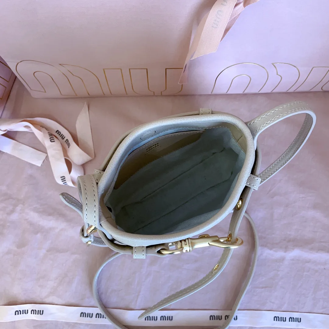Клатчи Женские Miu Miu 11872259