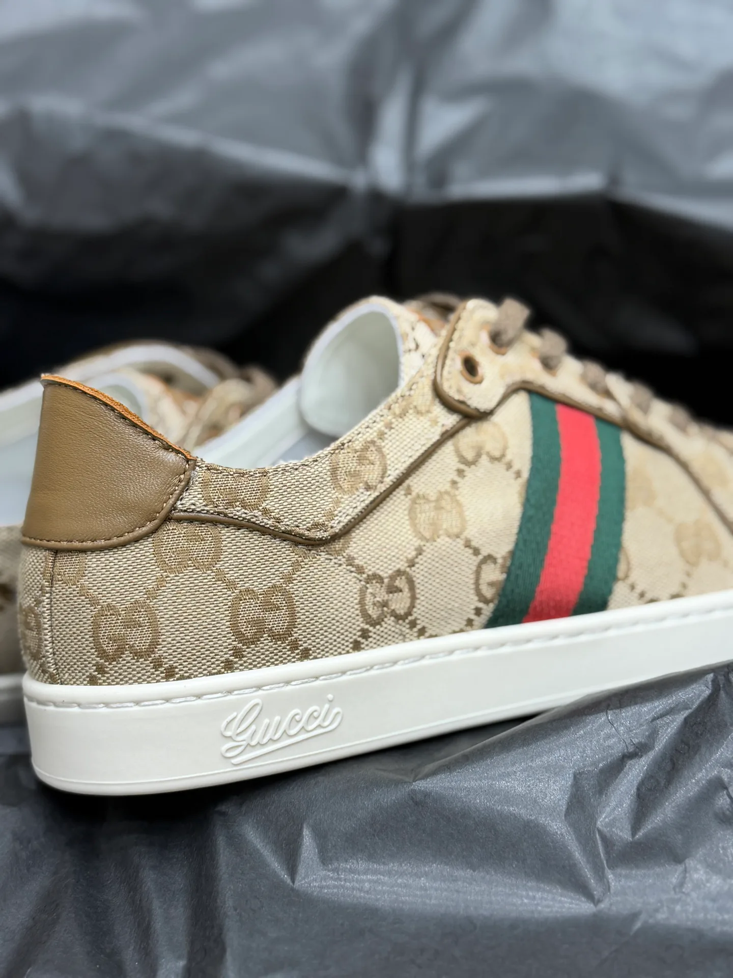 Кроссовки Женские Gucci 18995131