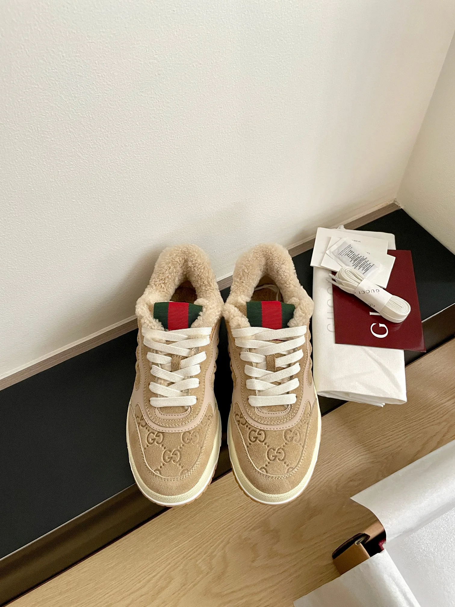 Кроссовки Женские Gucci 941881