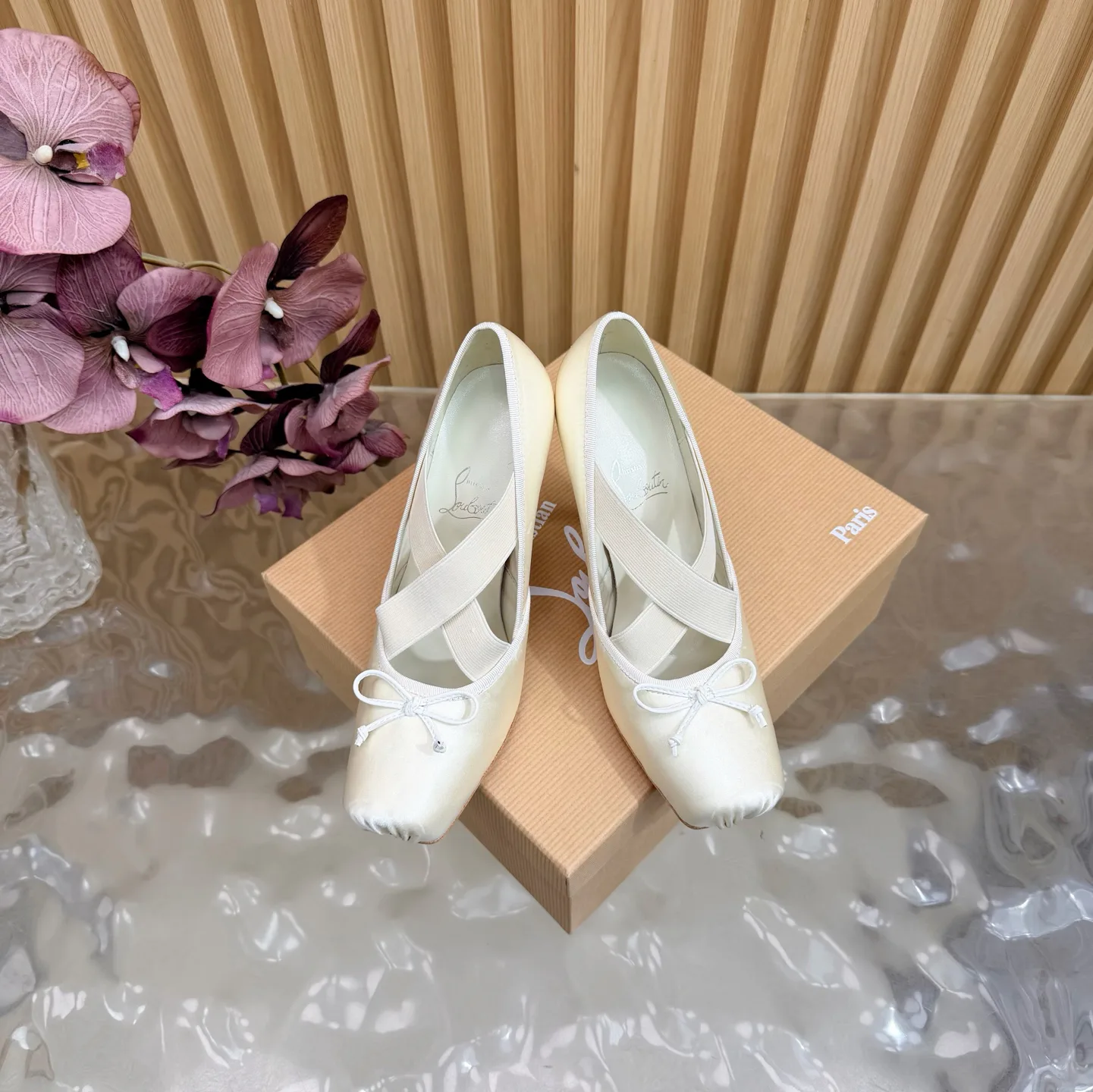 Туфли Женские Christian Louboutin 3901536