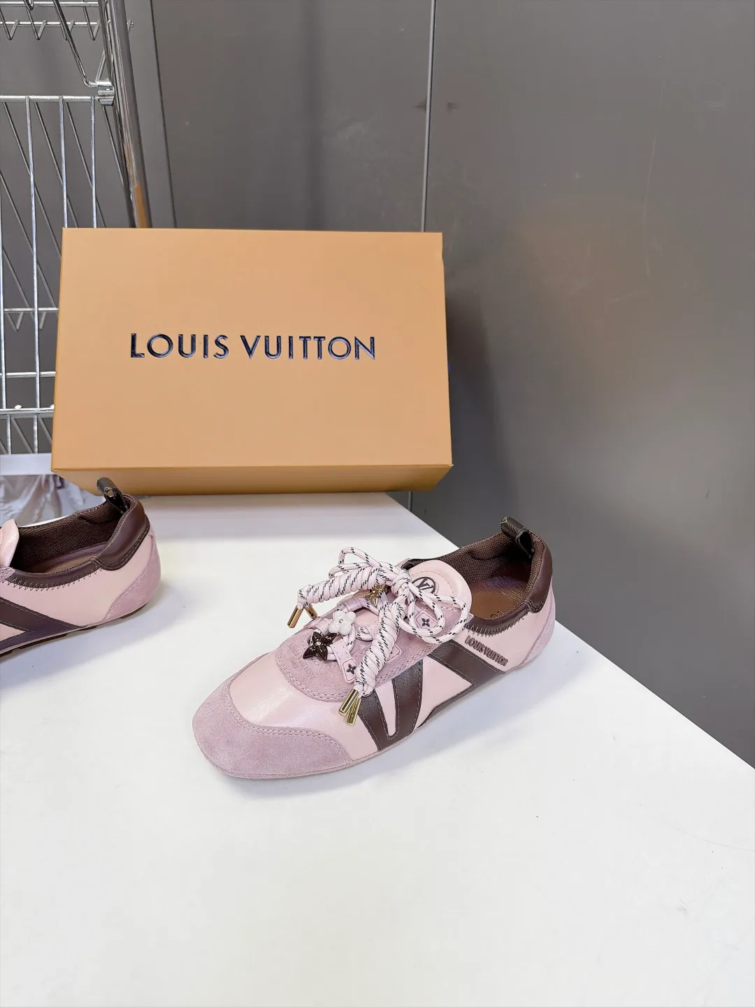 Кроссовки Женские Louis Vuitton 18005455
