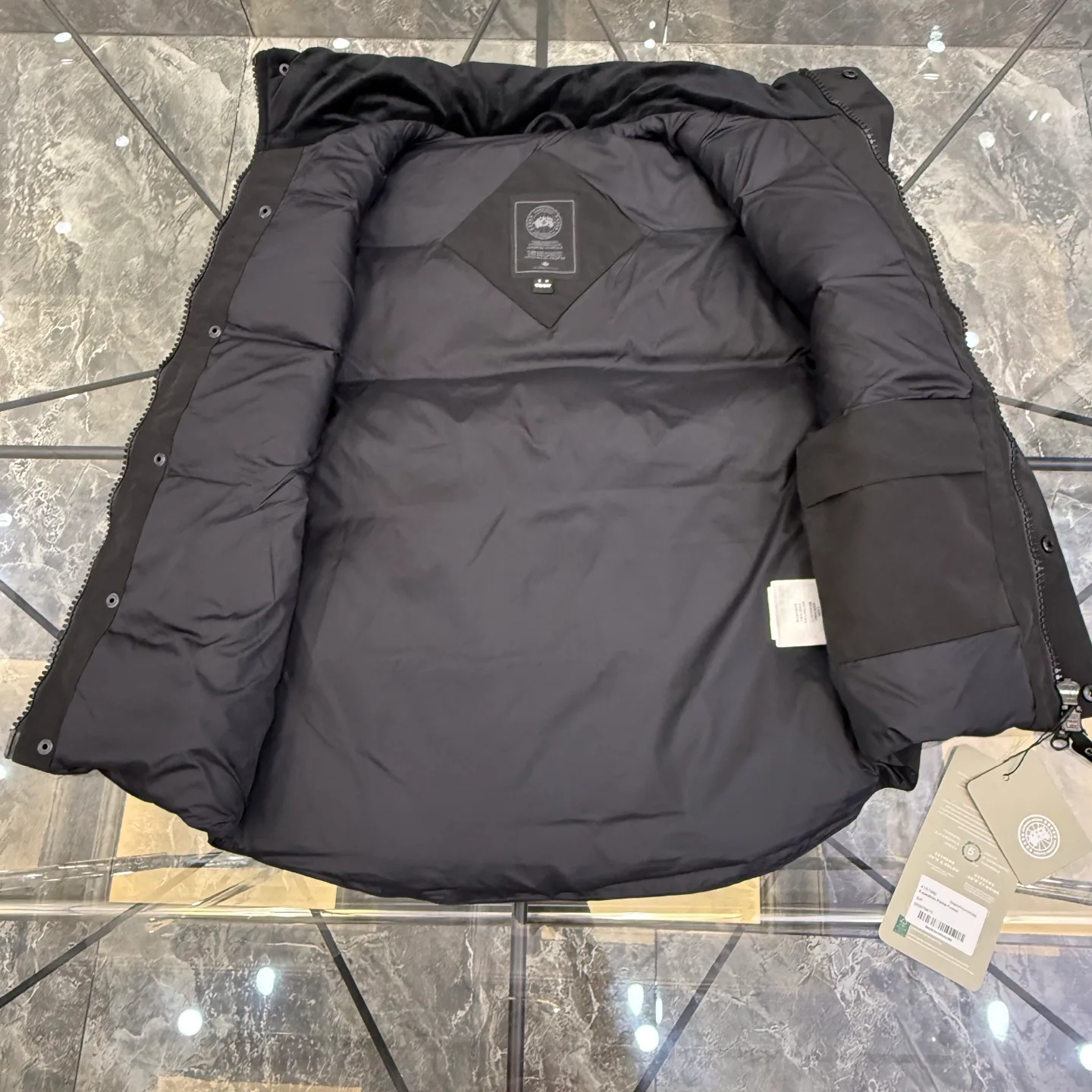 Жилеты Женские Canada Goose 17949424