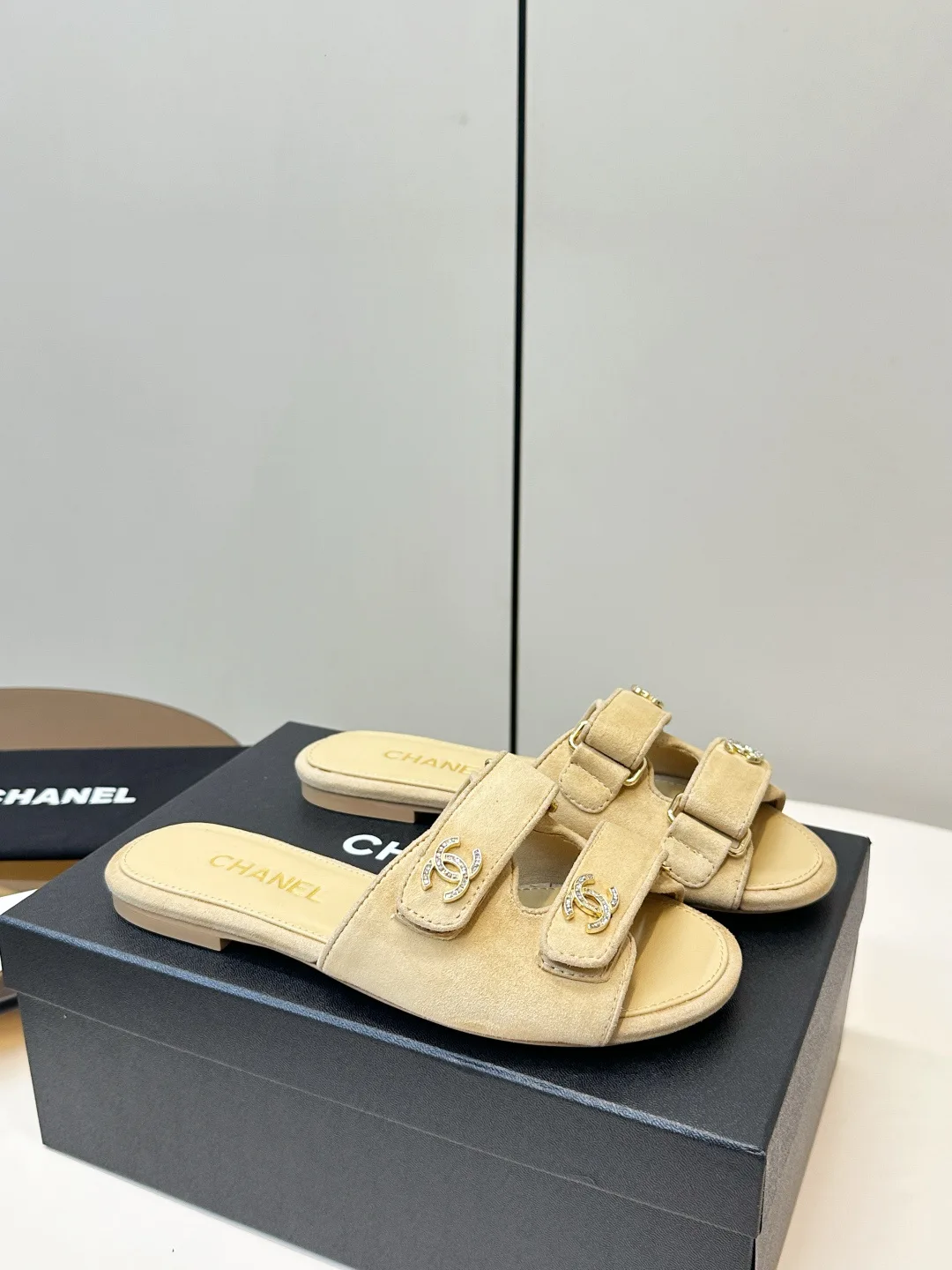 Сандалии Женские Chanel 12959944