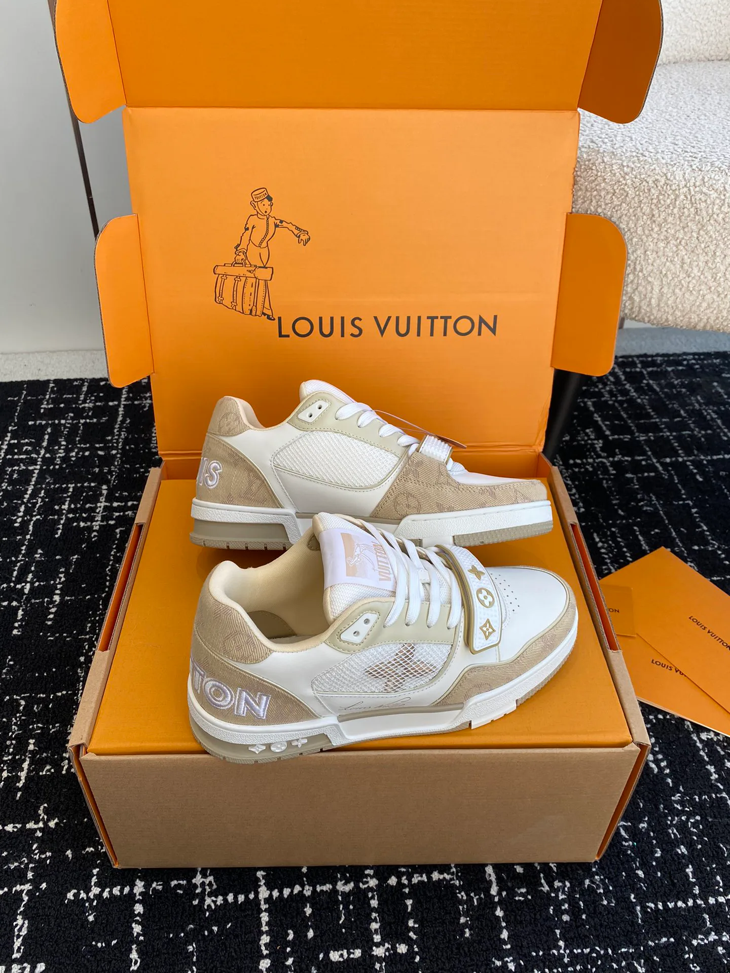 Кроссовки Женские Louis Vuitton 5438161