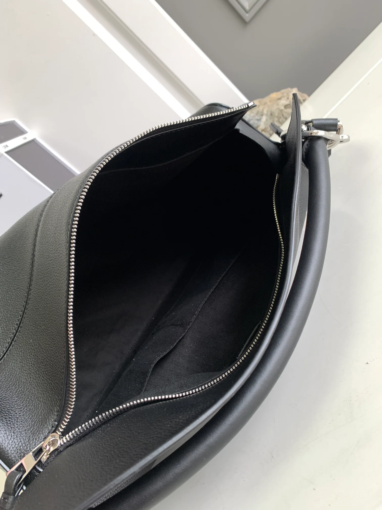 Классические Сумки Женские Loewe 18030356