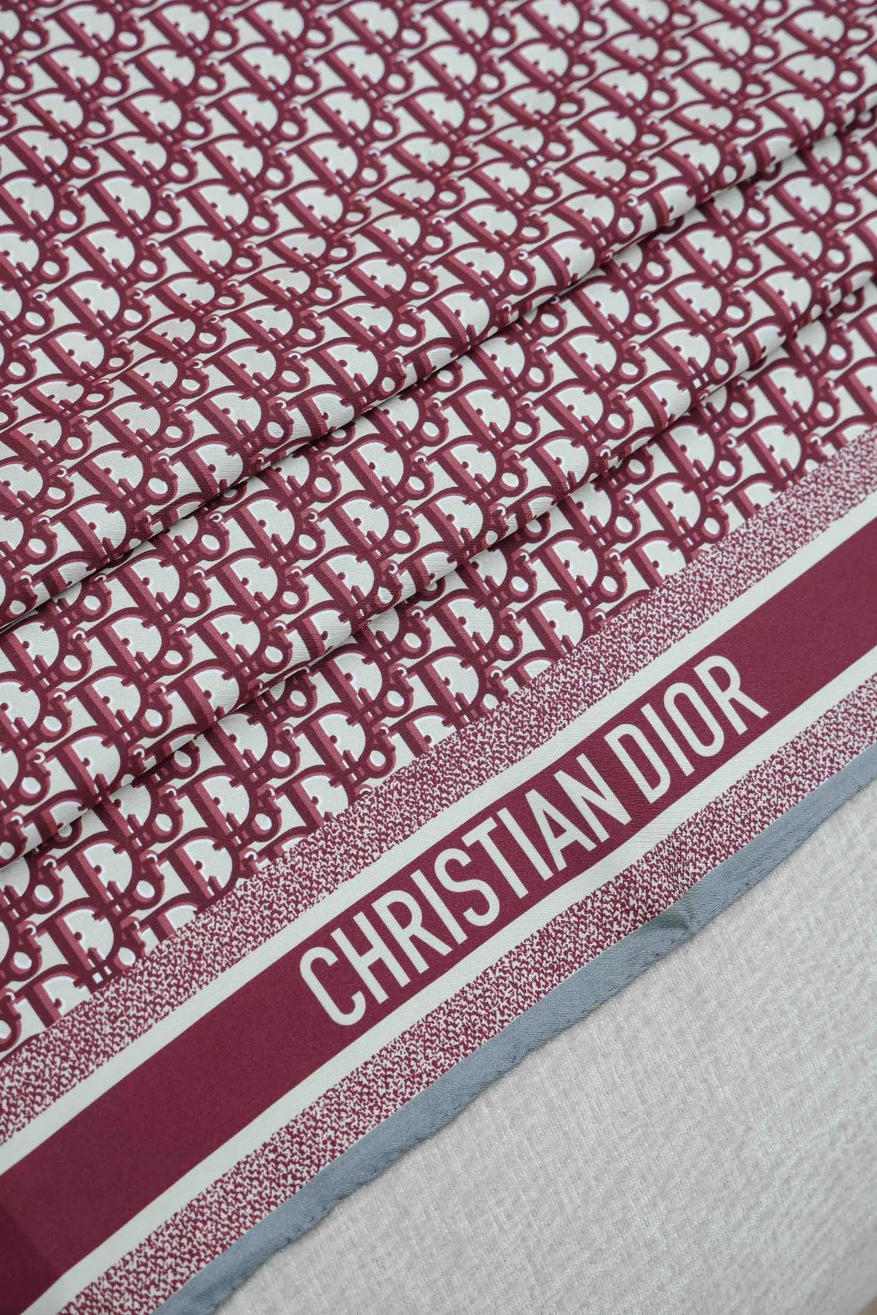 Платки Christian Dior 13954847