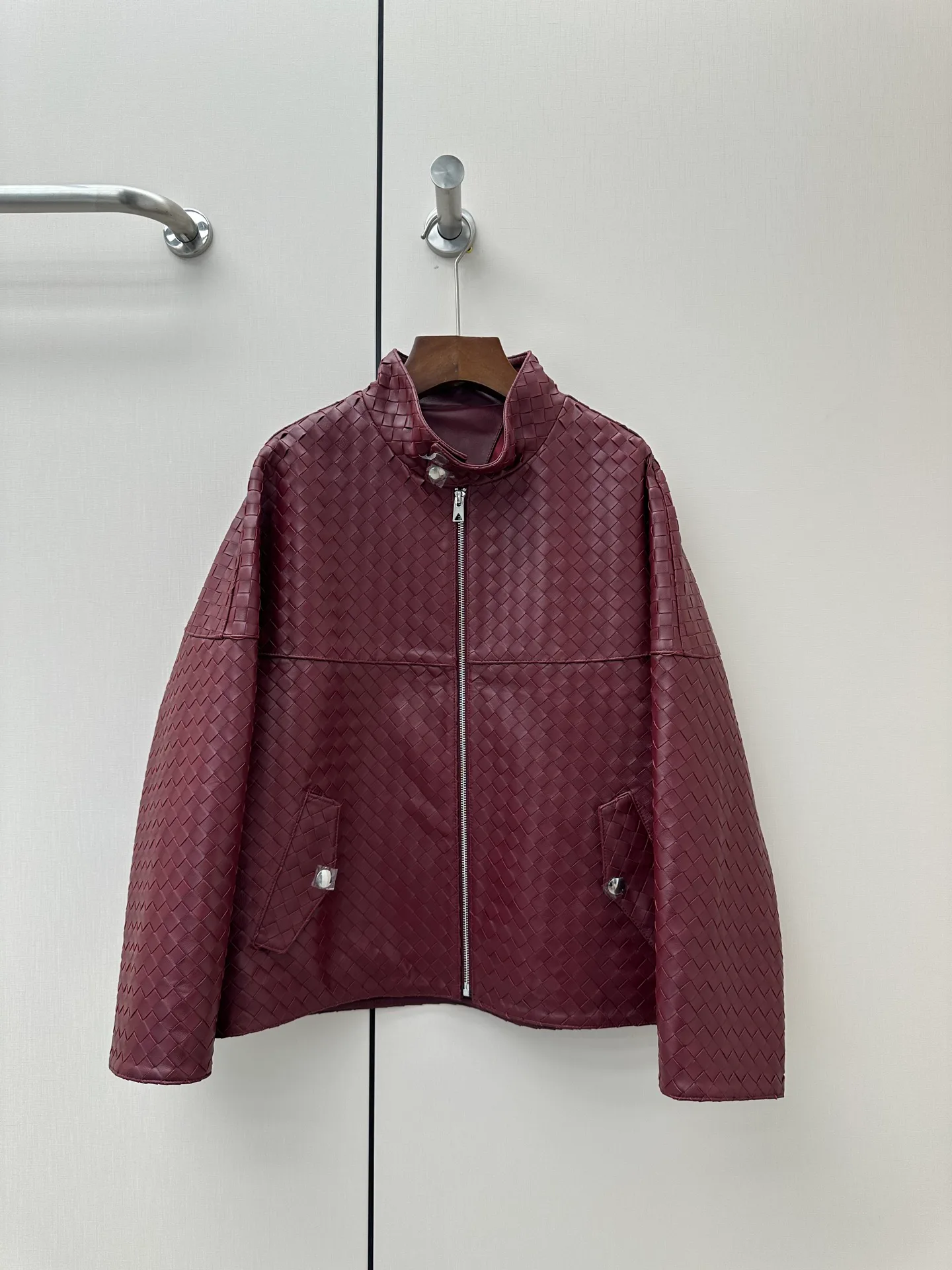 Кожаные Куртки И Дублёнки Женские Bottega Veneta 18061233