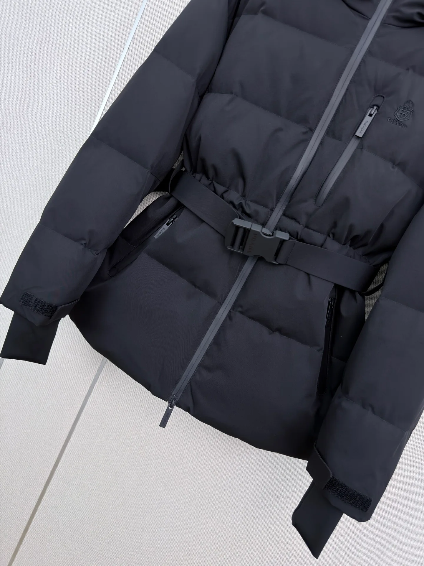 Куртки И Пуховики Женские Prada 18185832