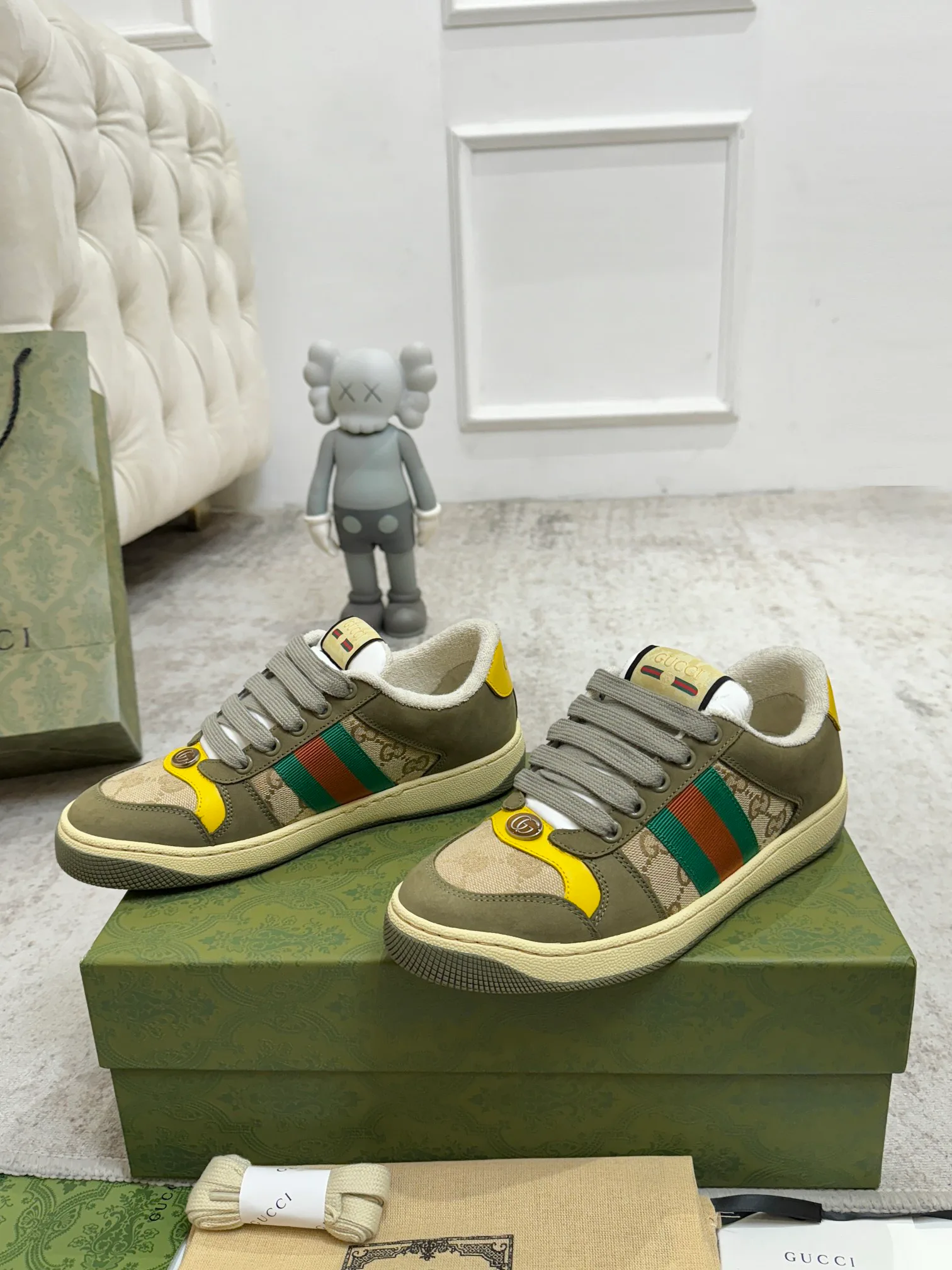 Кроссовки Женские Gucci 944956