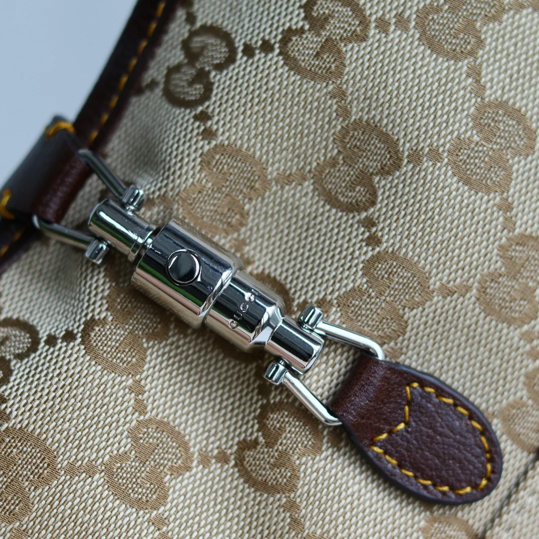 Классические Сумки Женские Gucci 820925