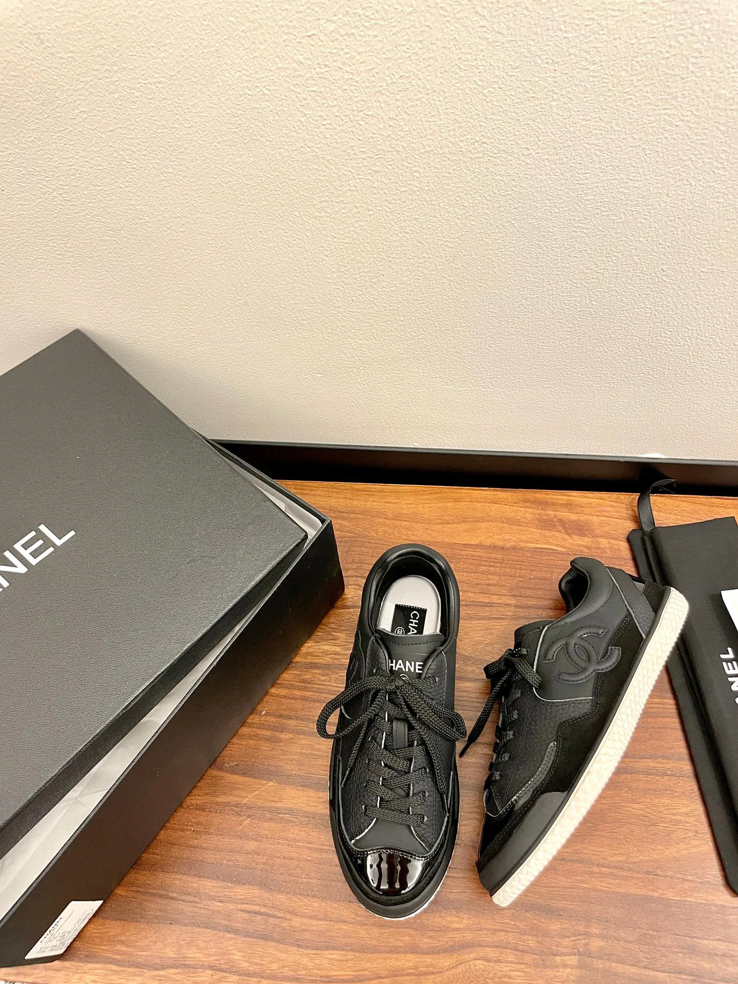 Кроссовки Женские Chanel 11628877