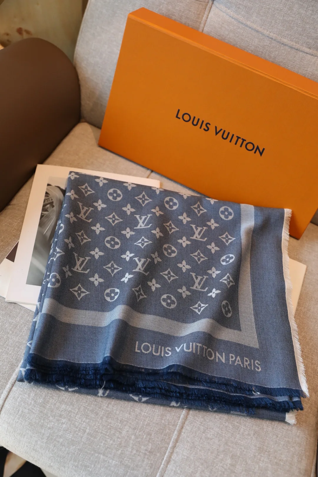 Шарфы Louis Vuitton 18618582
