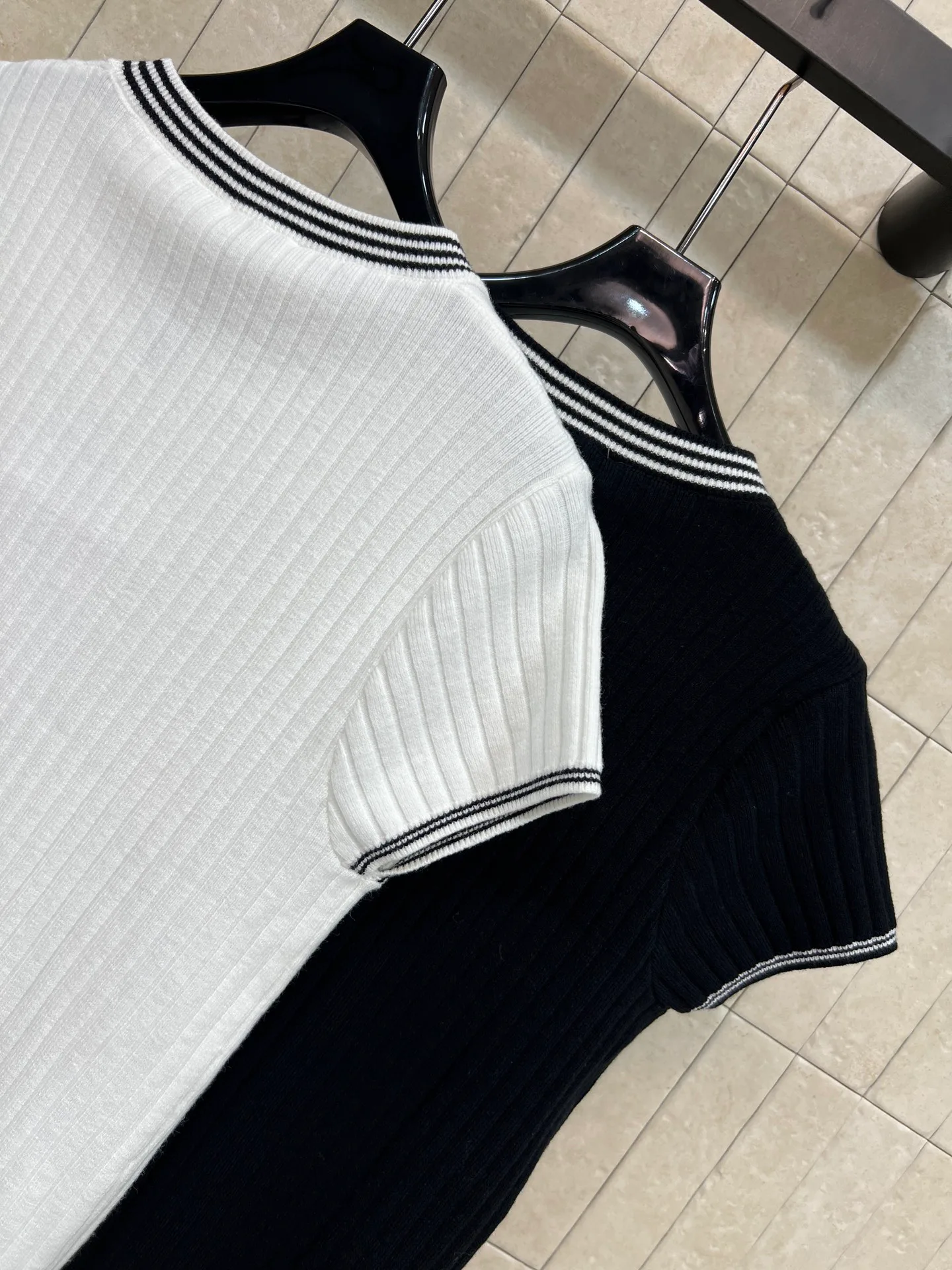 Футболки Женские Chanel 17737714