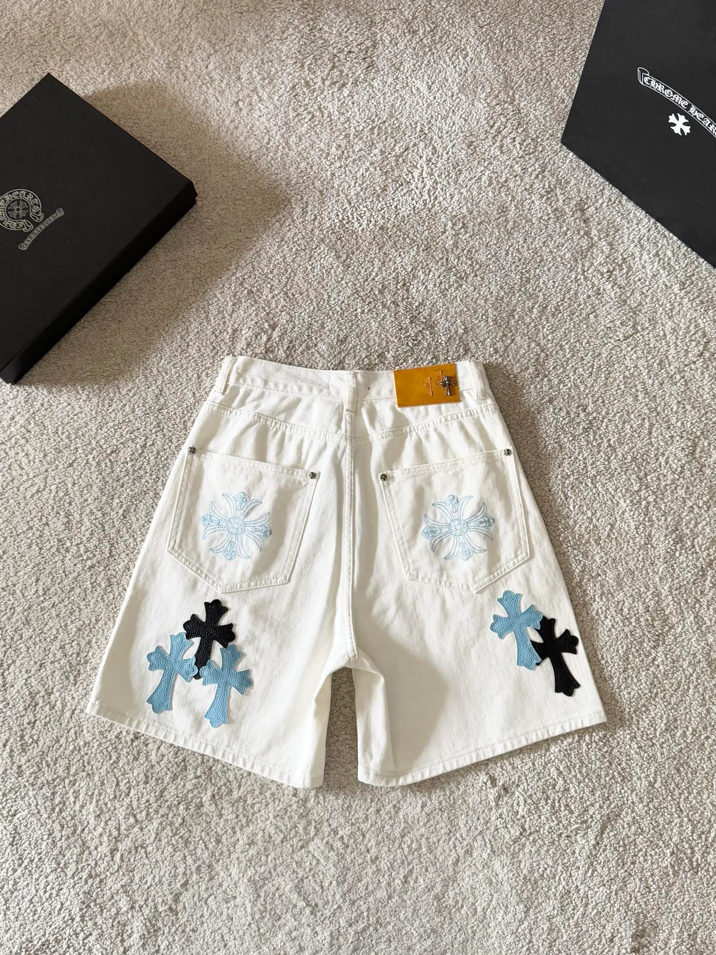 Шорты Женские Chrome Hearts 11182027