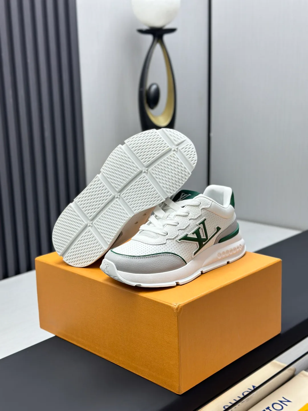 Кроссовки Мужские Louis Vuitton 168926