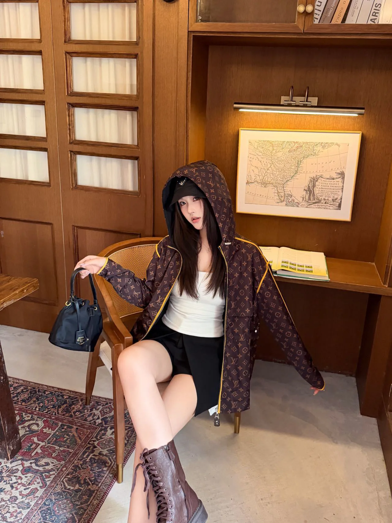 Куртки И Пуховики Женские Louis Vuitton 18167406