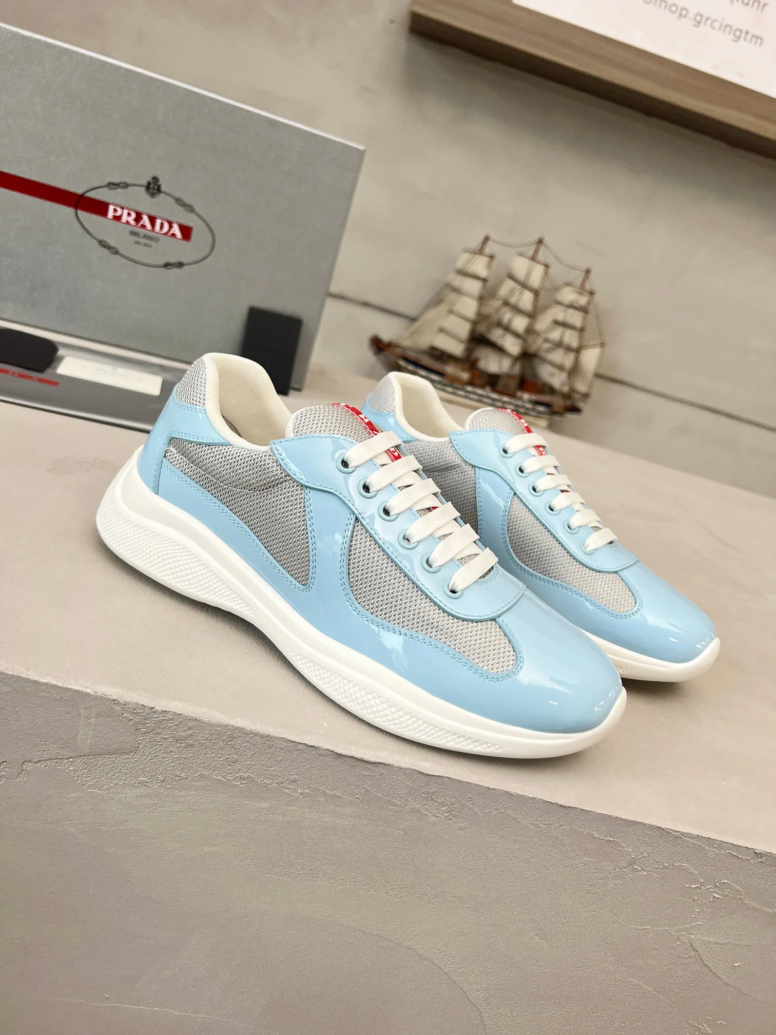 Кроссовки Женские Prada 17704063