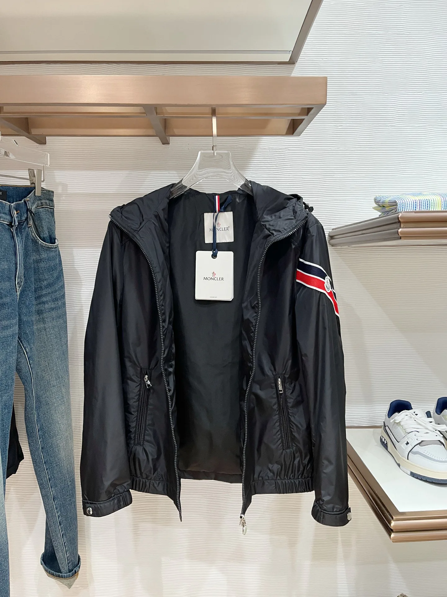 Куртки И Пуховики Мужские Moncler 11392211