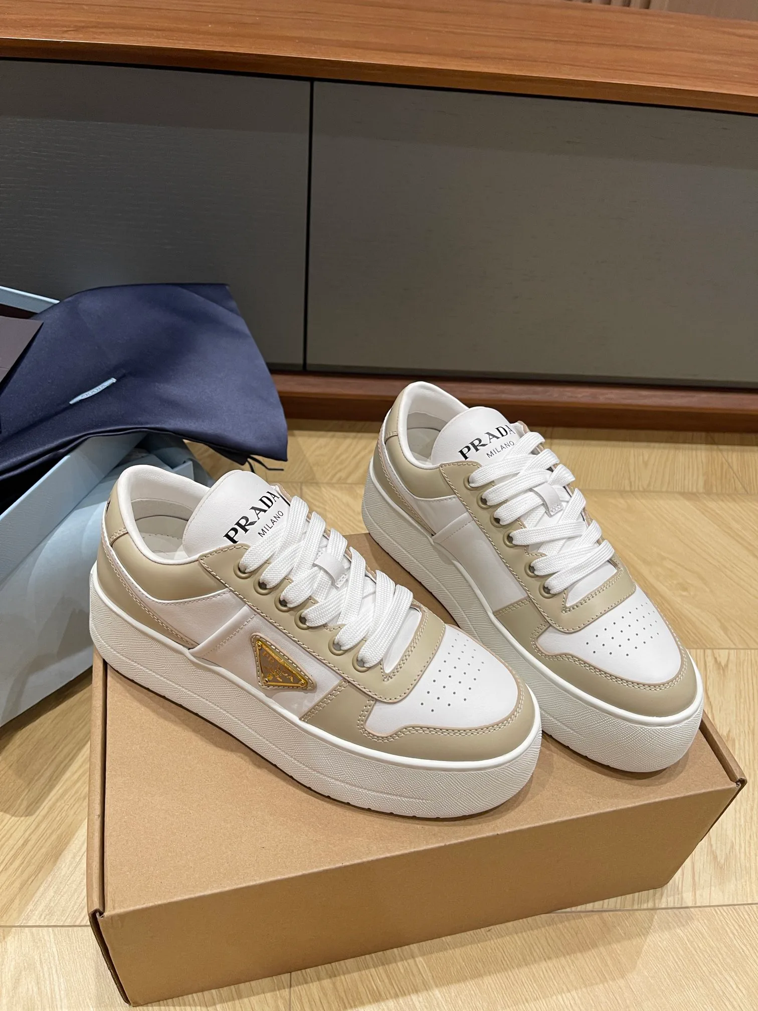 Кроссовки Женские Prada 1138300