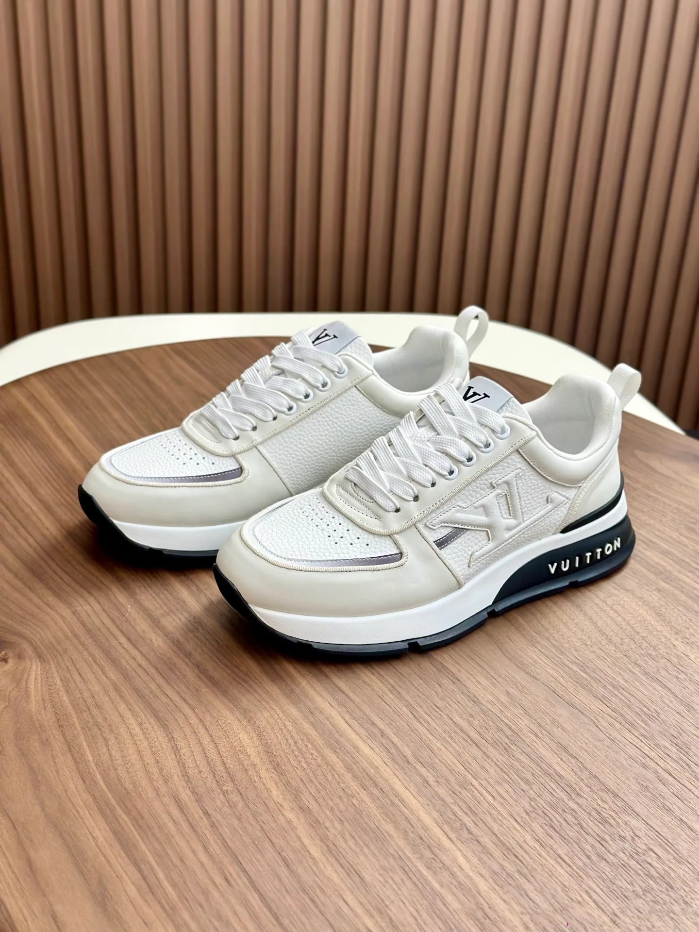 Кроссовки Женские Louis Vuitton 302821