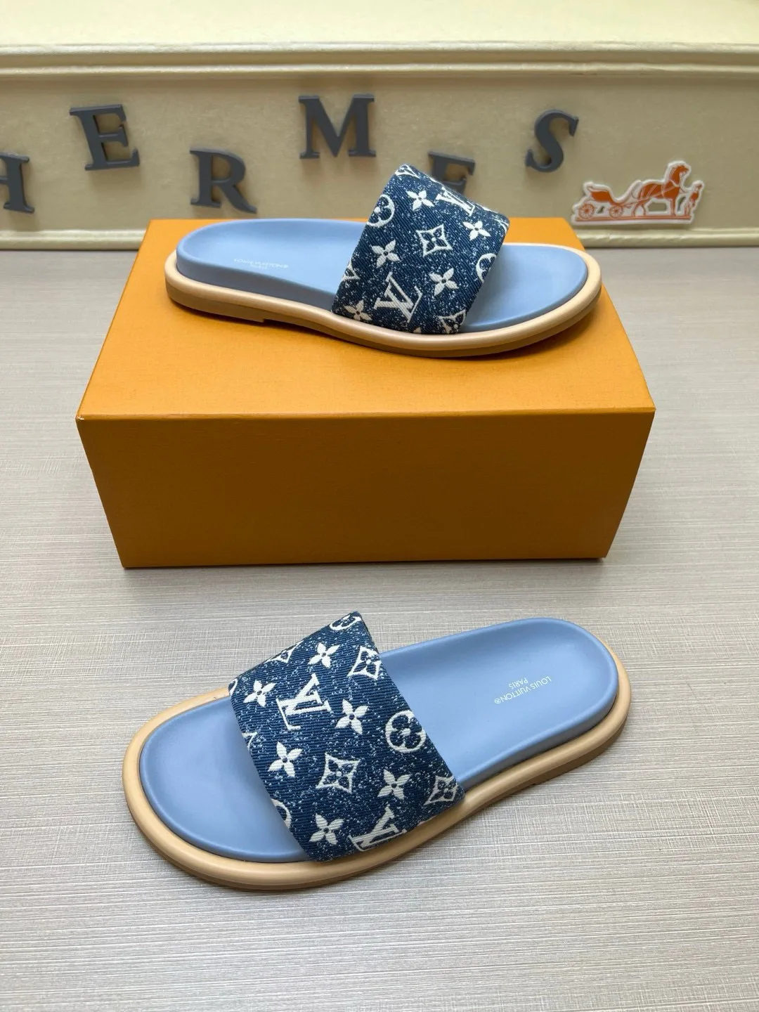 Шлепанцы Женские Louis Vuitton 9801509