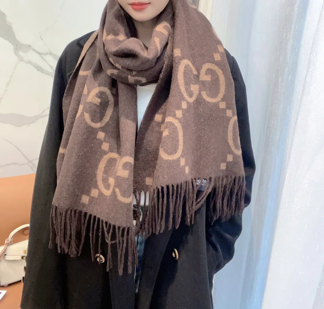 Шарфы Gucci 18105467