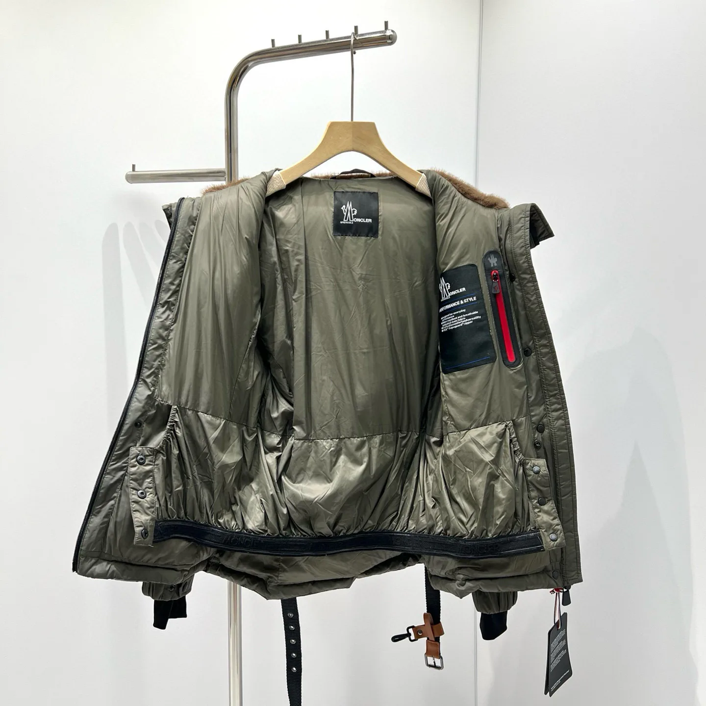 Куртки И Пуховики Женские Moncler 18952075