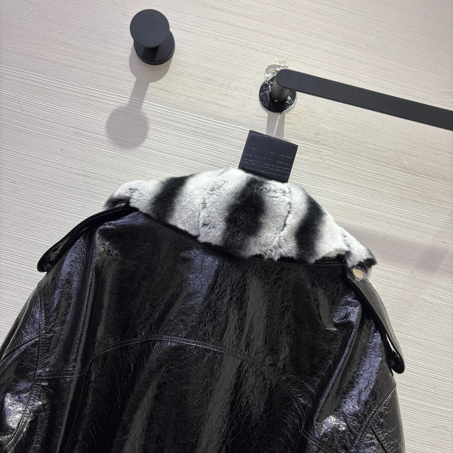 Кожаные Куртки И Дублёнки Женские Saint Laurent 562277