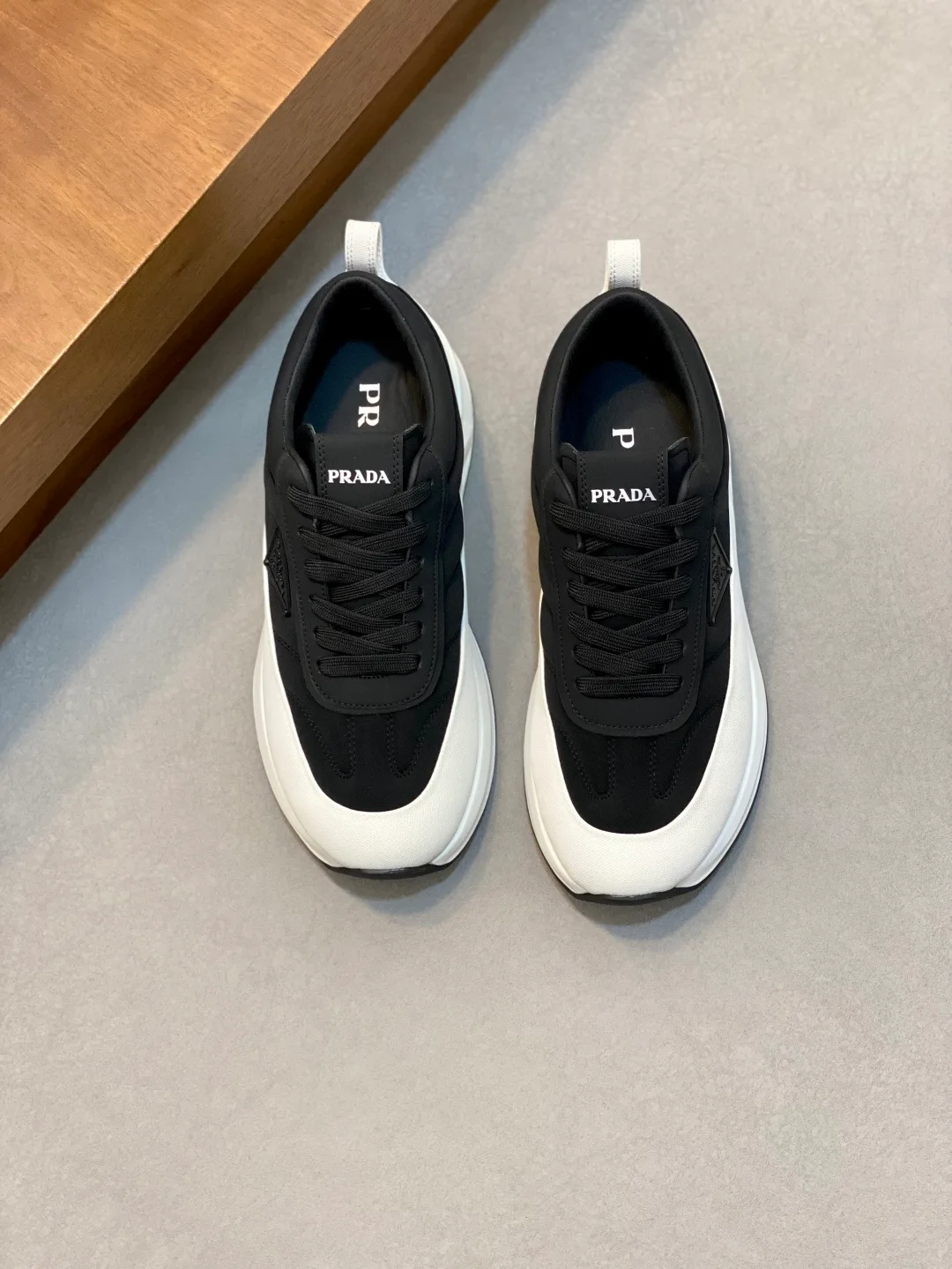 Кроссовки Мужские Prada 18116617
