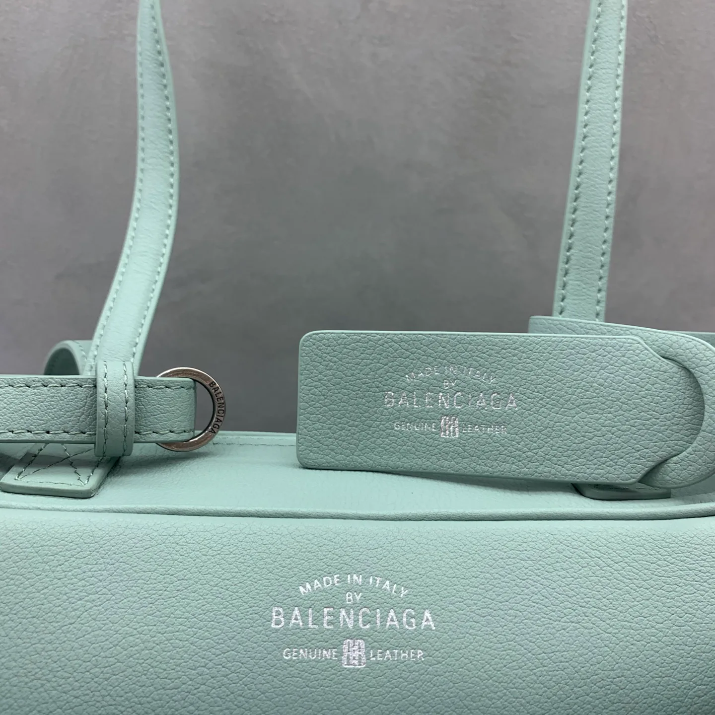 Классические Сумки Женские Balenciaga 18136627