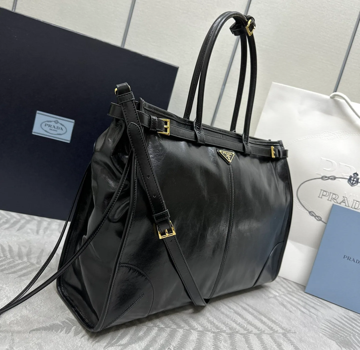 Классические Сумки Женские Prada 11462564