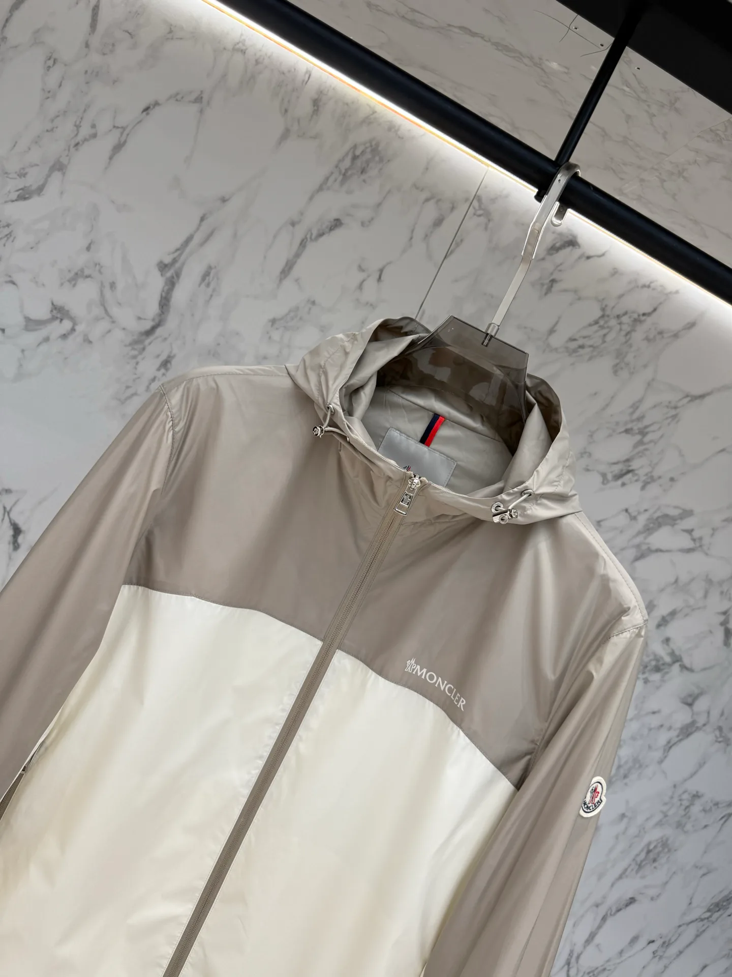 Куртки И Пуховики Мужские Moncler 11439484
