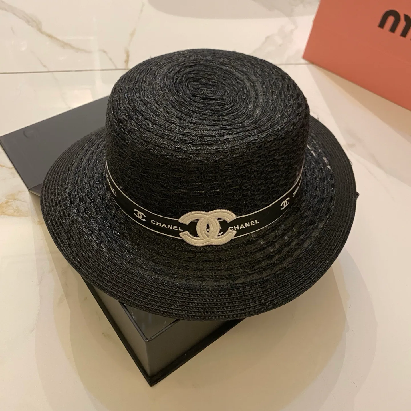 Головные Уборы Chanel 17498282