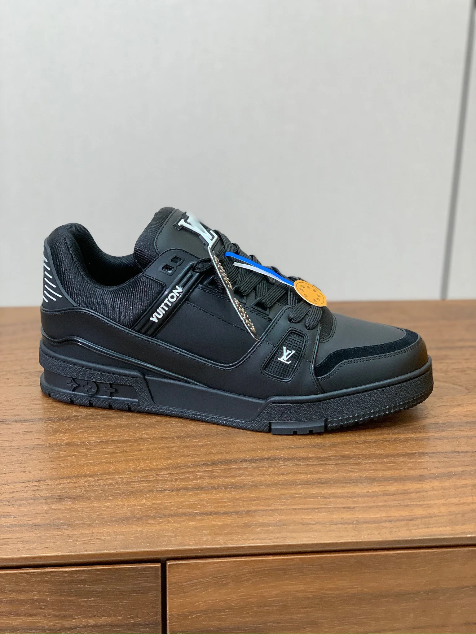 Кроссовки Женские Louis Vuitton 10236167