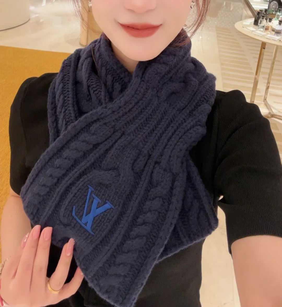 Шарфы Louis Vuitton 18377564