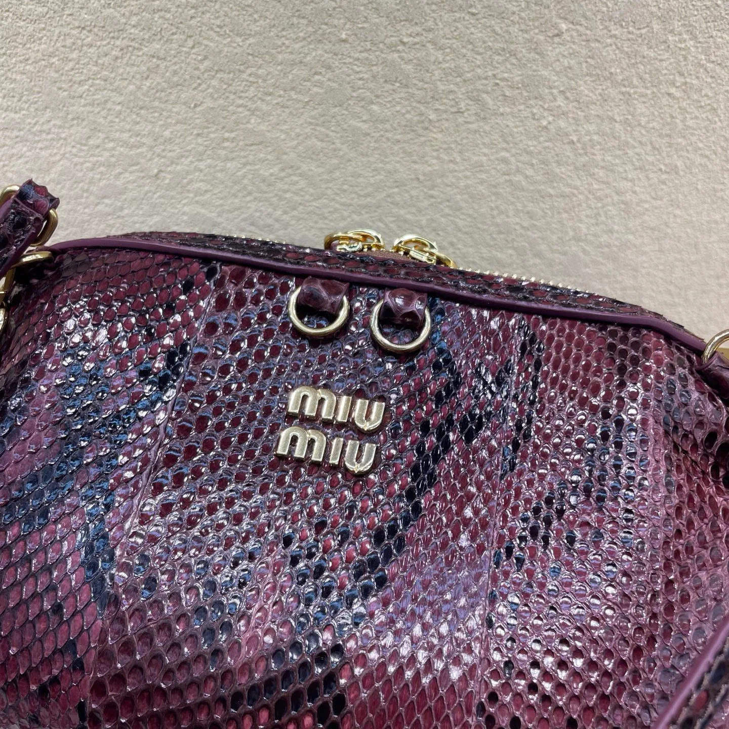 Классические Сумки Женские Miu Miu 12702925