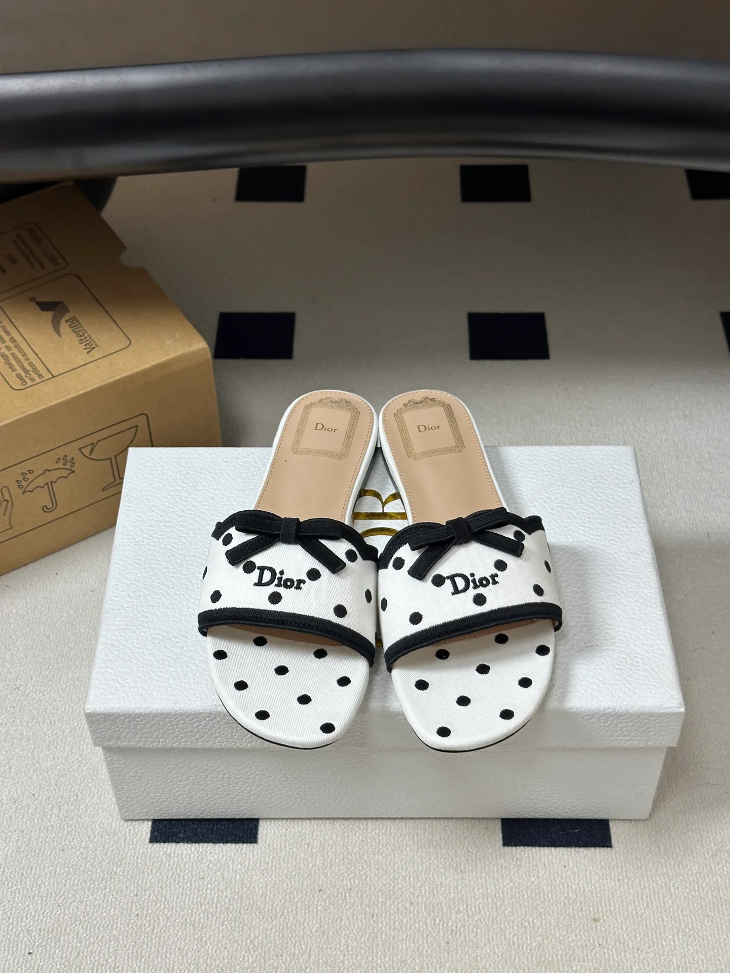 Шлепанцы Женские Christian Dior 18049491