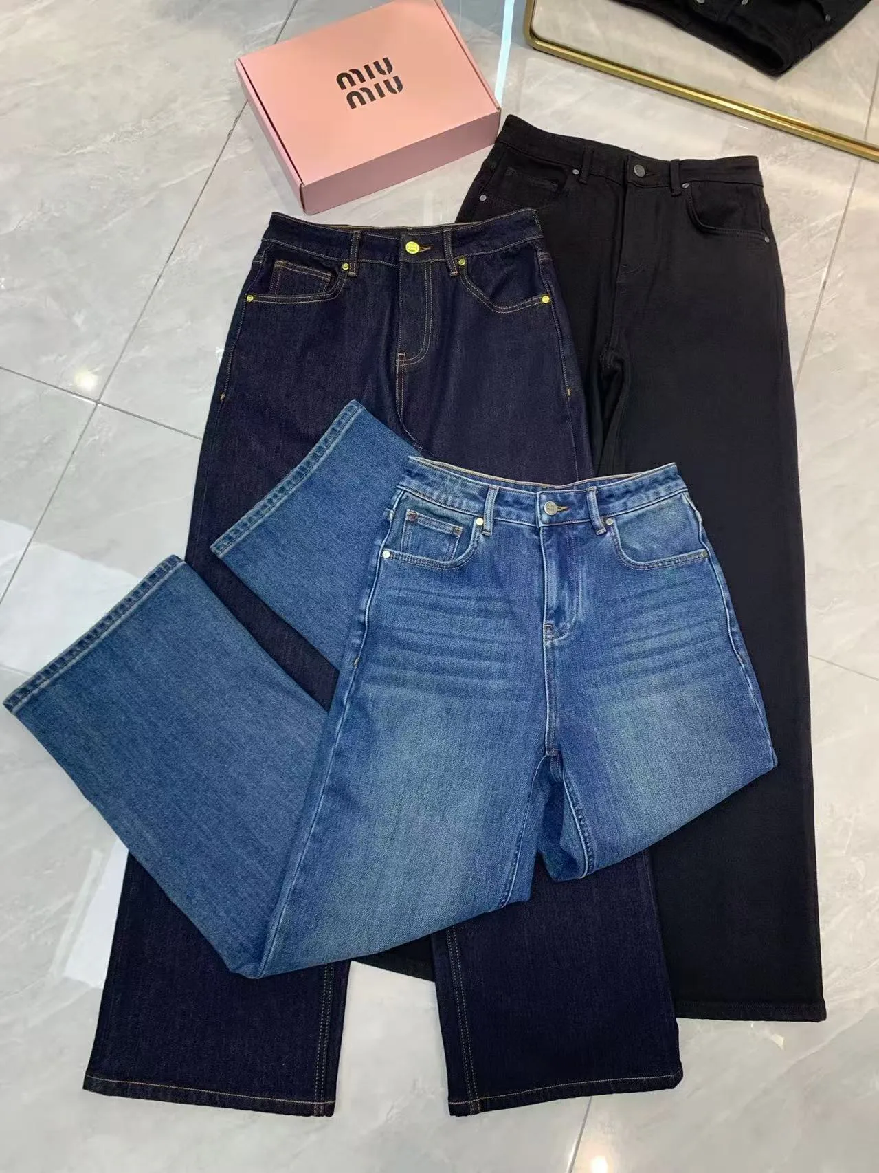 Джинсы Женские Miu Miu 19313503