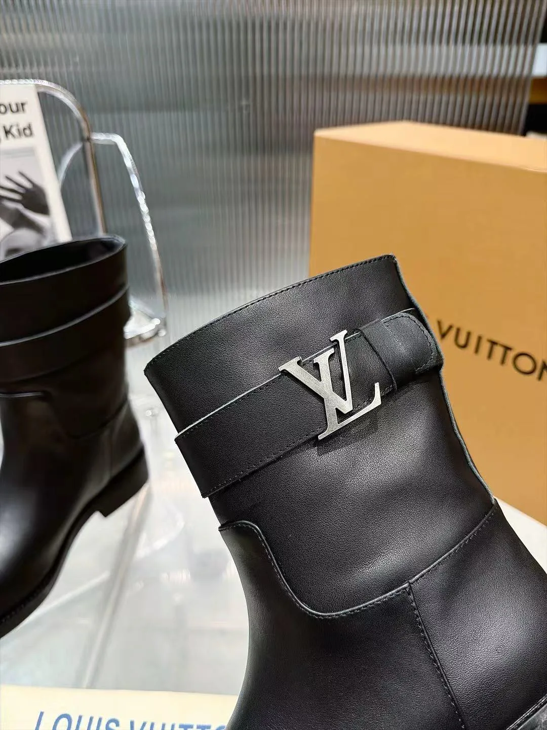 Ботинки Женские Louis Vuitton 17926089