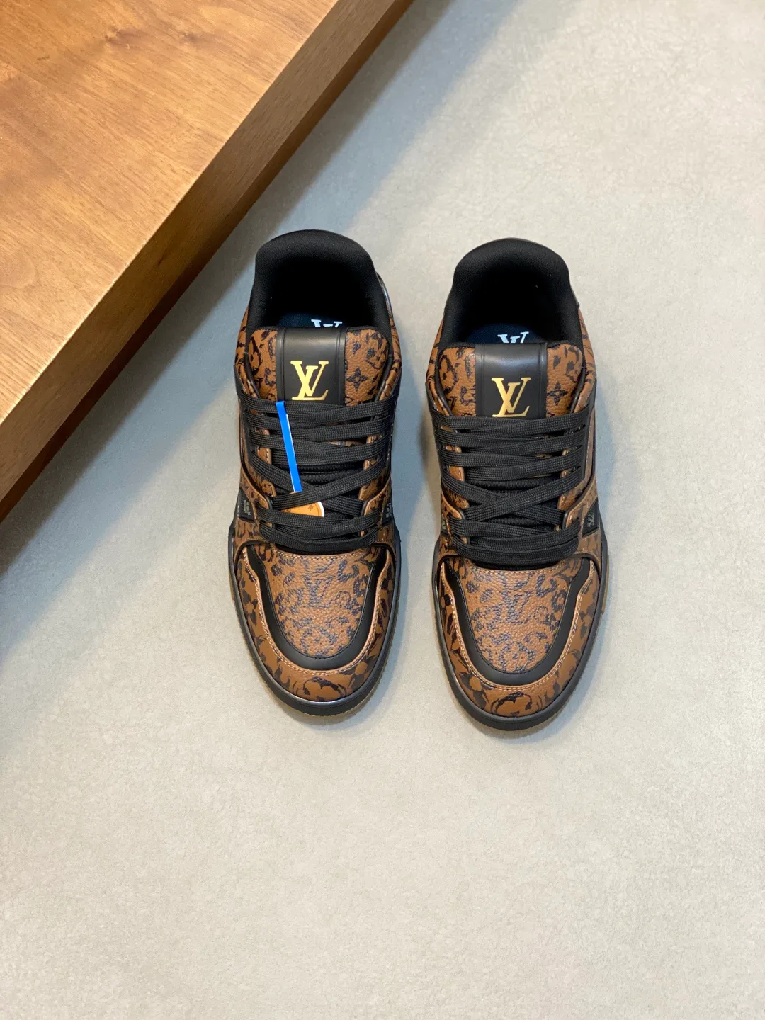 Кроссовки Мужские Louis Vuitton 13563395