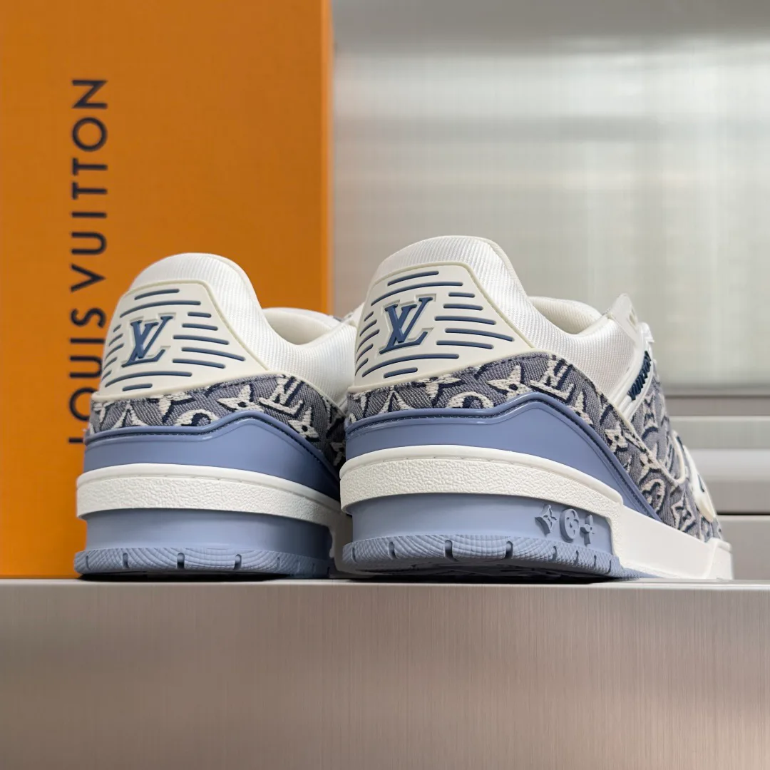 Кроссовки Женские Louis Vuitton 17772025