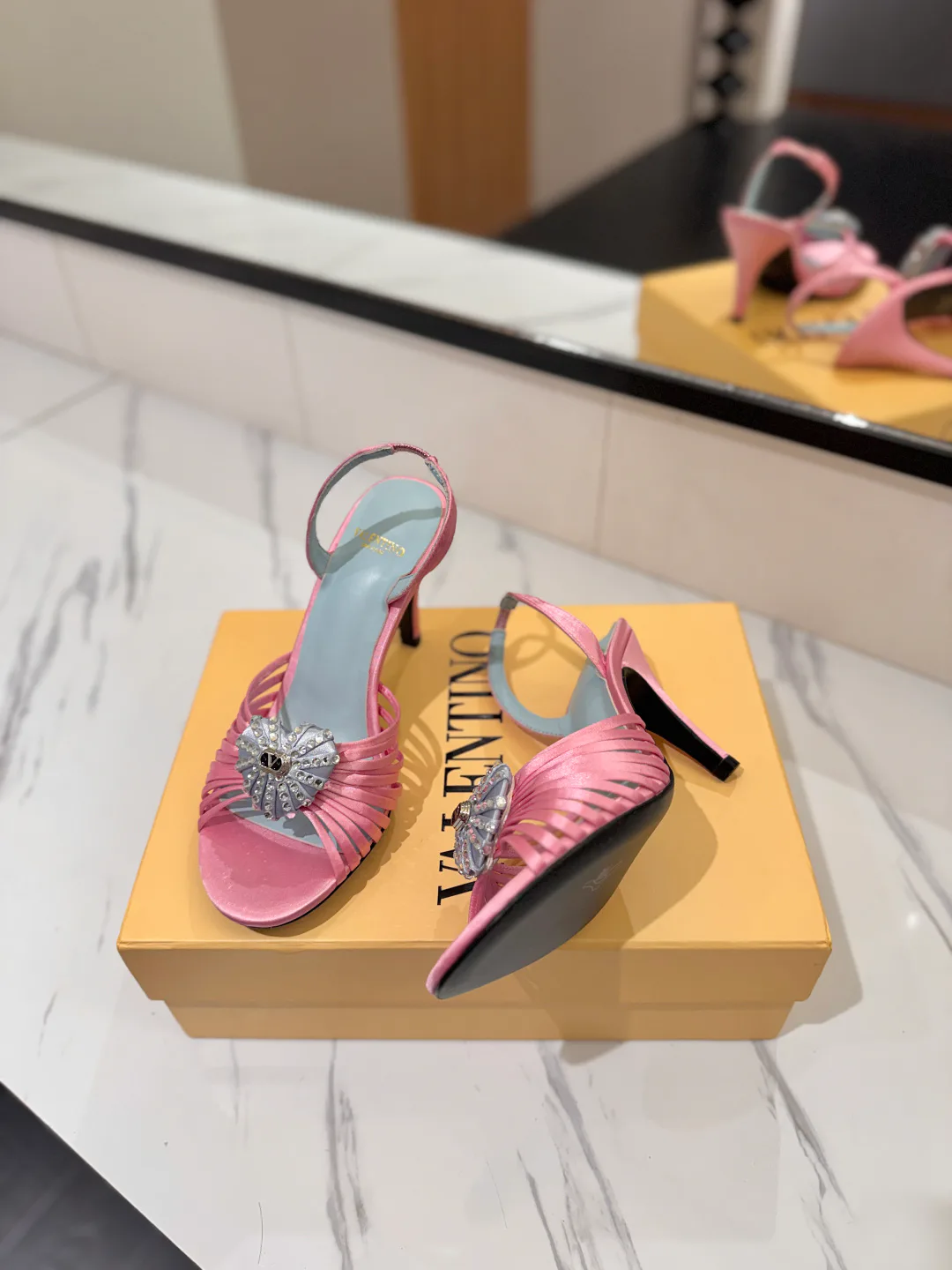 Босоножки Женские Valentino 18134884