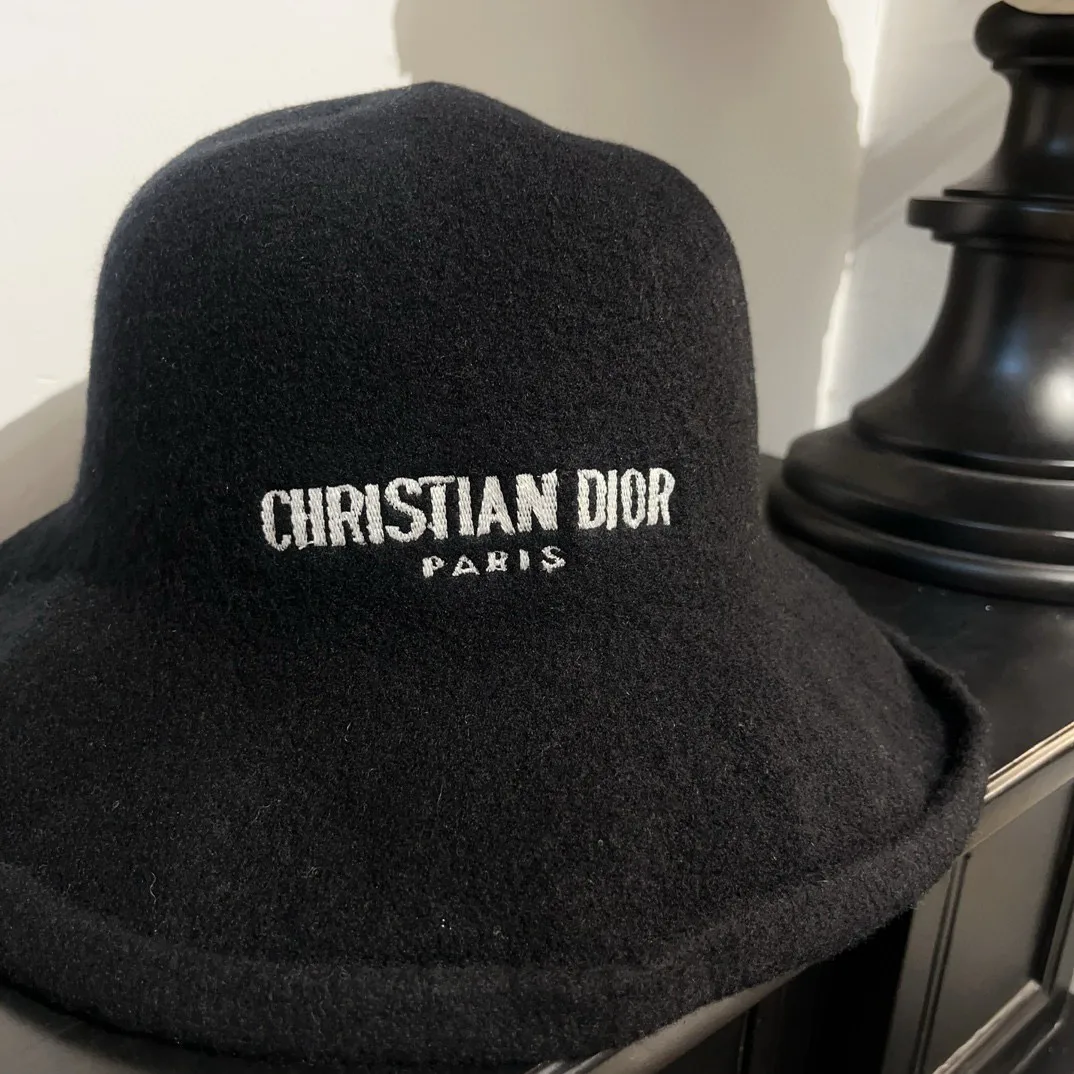 Головные Уборы Christian Dior 17973796