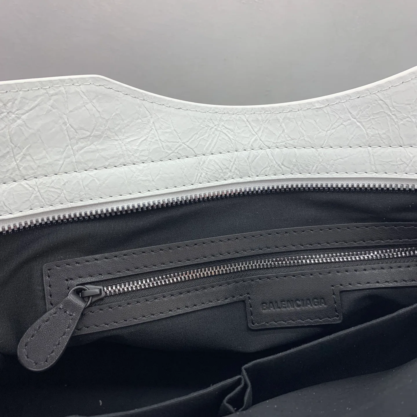 Сумки На Ремне Женские Balenciaga 821837