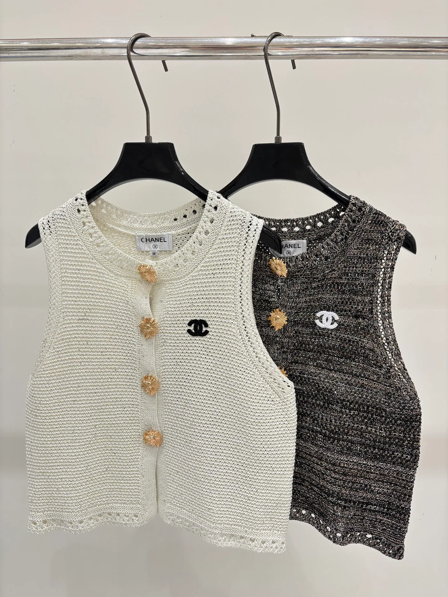 Жилеты Женские Chanel 17612124